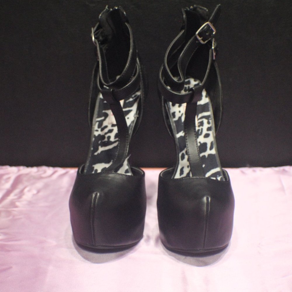 SIZE 7 QUPID PLATFORM HEELS